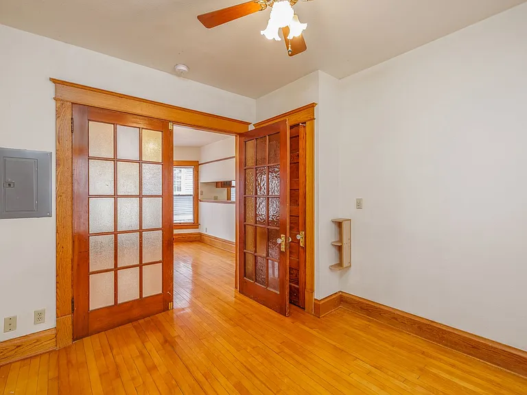 547 Jefferson St — Photo 7