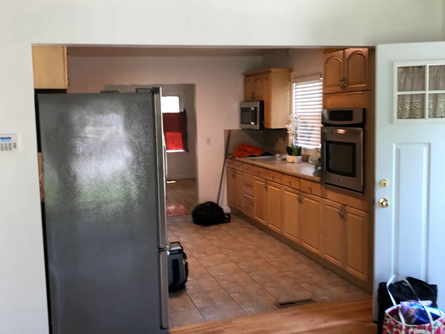 905 Grey Ave — Photo 4