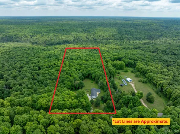 N7534 Monette Rd, Munising, MI 49862