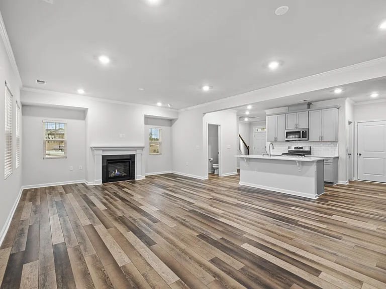 2145 Caen St — Photo 16
