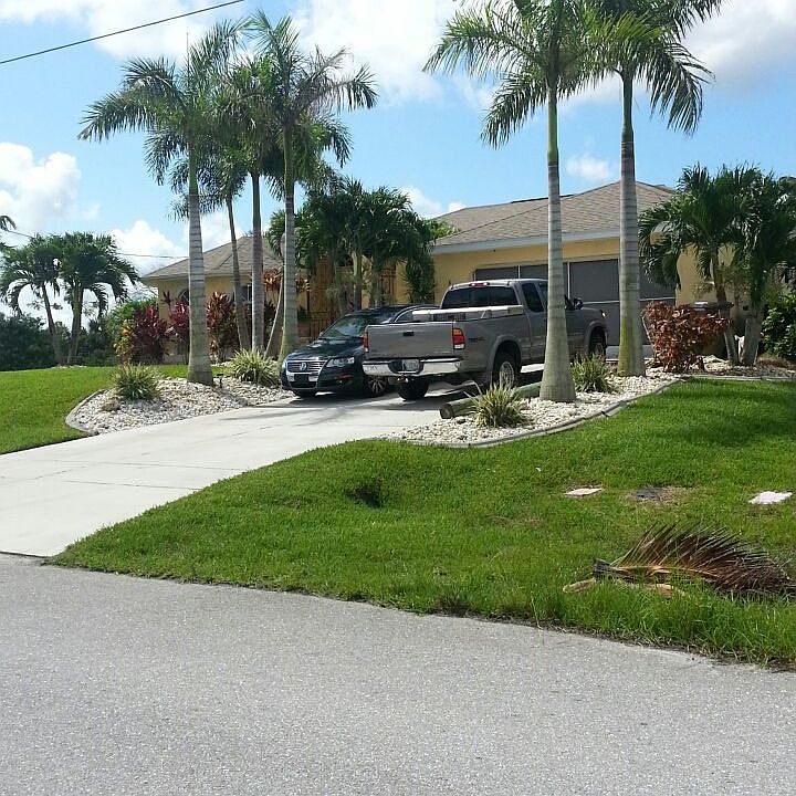 1st image of 318 SW 31st Ter