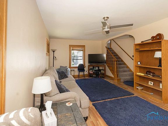 3rd image of 2428 Portsmouth Ave