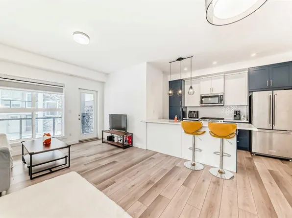 44 NW Spring Creek Cmn SW, Calgary, AB T3H 6E2