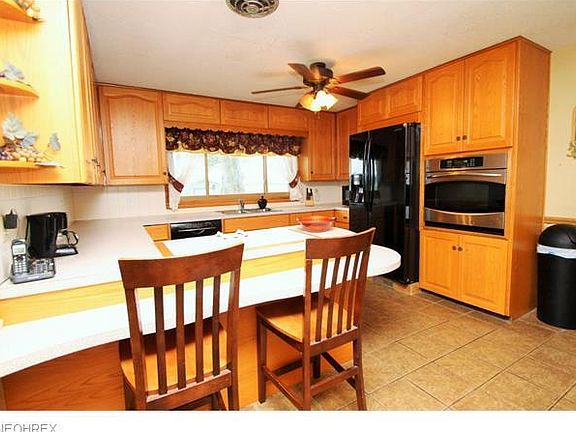 3rd image of 13485 Kauffman Ave