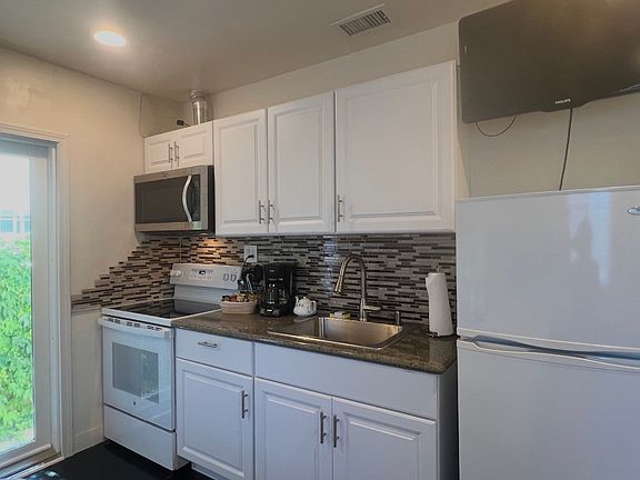 3rd image of 19030 Community St