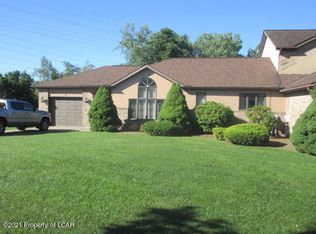 45 Wyndwood Dr, Wilkes Barre, PA 18705