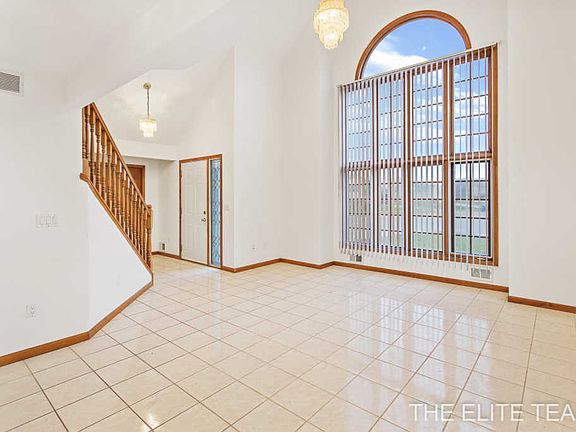 2nd image of 5441 Golfwood Ct SW