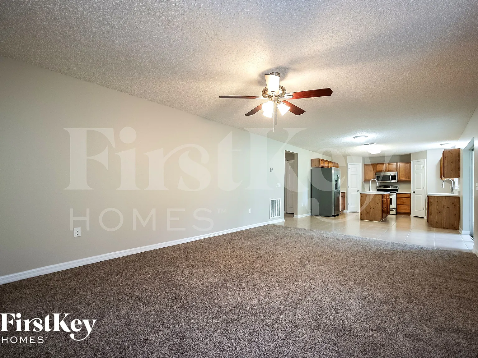 4 bed, 2.5 bath, 2936 sqft, $2,215 — Photo 3