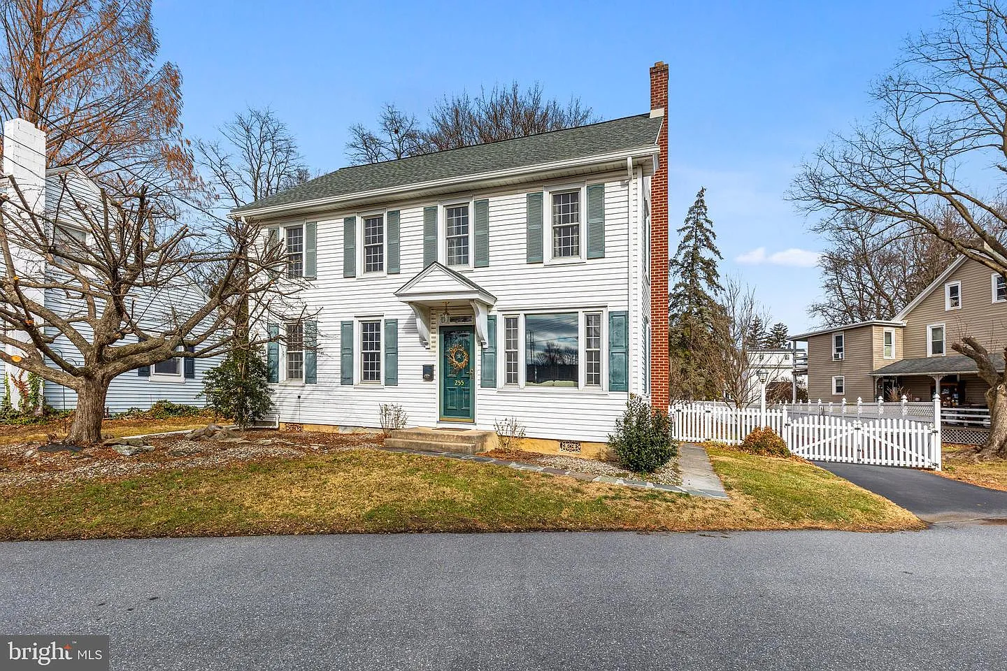 255 Elizabeth St photo 1