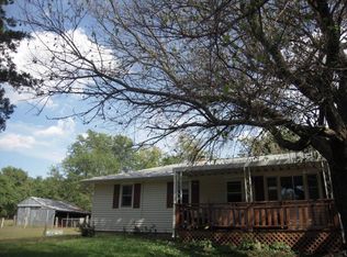 6820 SE Berryton Rd, Berryton, KS 66409