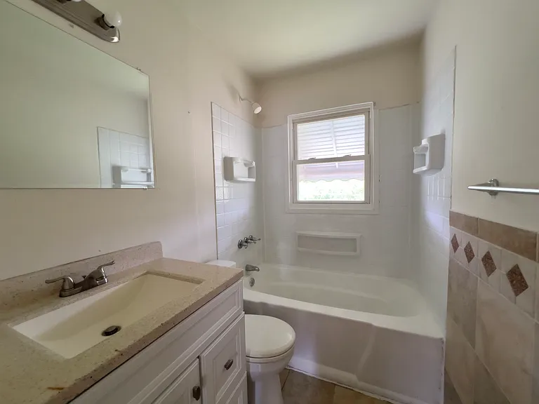 810 Teurville Dr — Photo 16