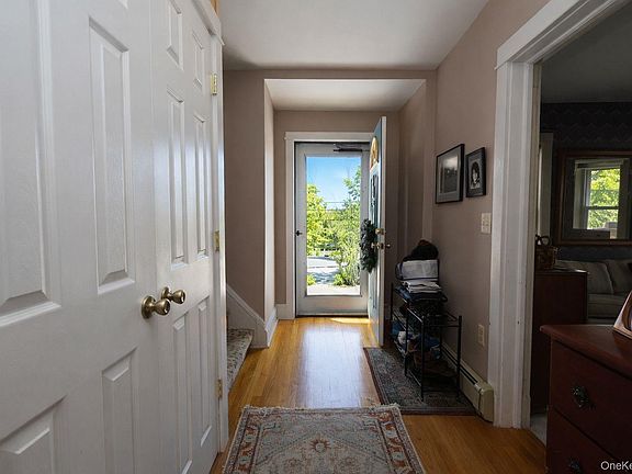 5th image of 90 S Middletown Road