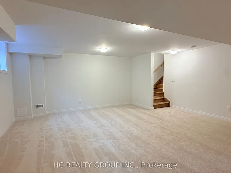 16 Anna Russell Way — Photo 14