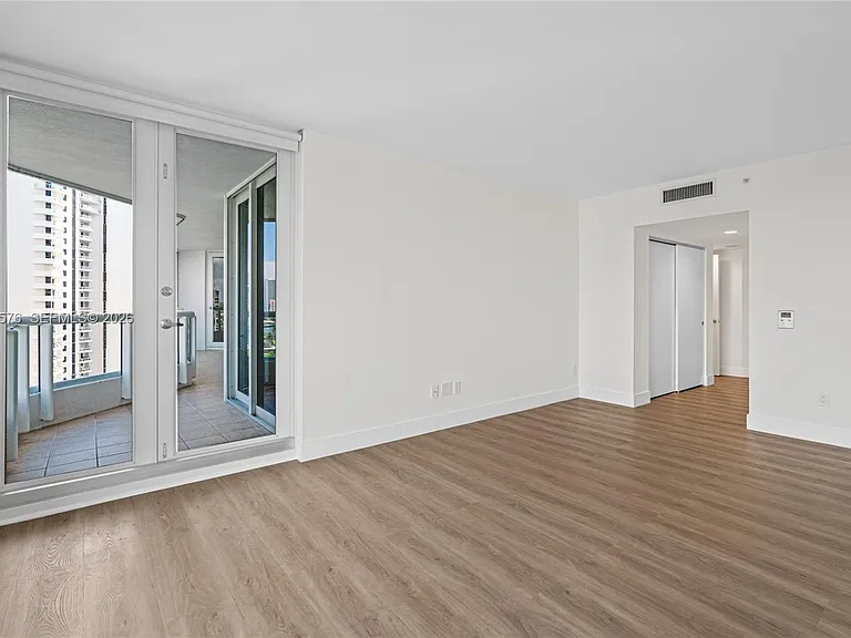 21055 Yacht Club Dr #1903 — Photo 28
