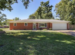 1001 Brentmoor Dr, Belleville, IL