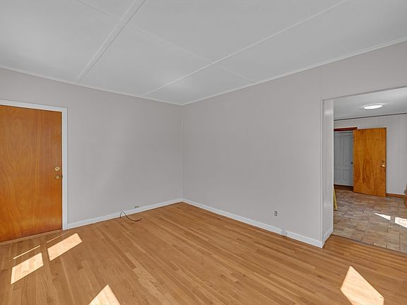 5th image of 47 Morris St