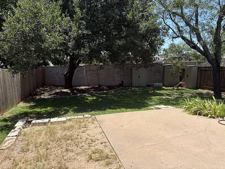 2111 Margalene Way — Photo 18