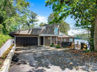 6664 Lake Shore Dr, Hickory, NC 28601