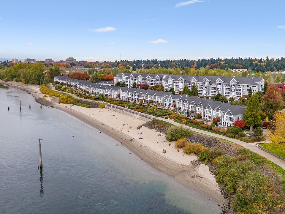 1st image of 520 SE Columbia River Dr APT 212