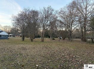 911 E Main St, Oak Grove, LA 71263