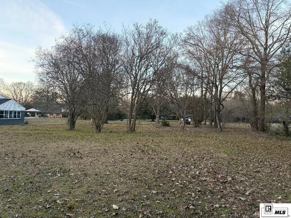 911 E Main St, Oak Grove, LA 71263