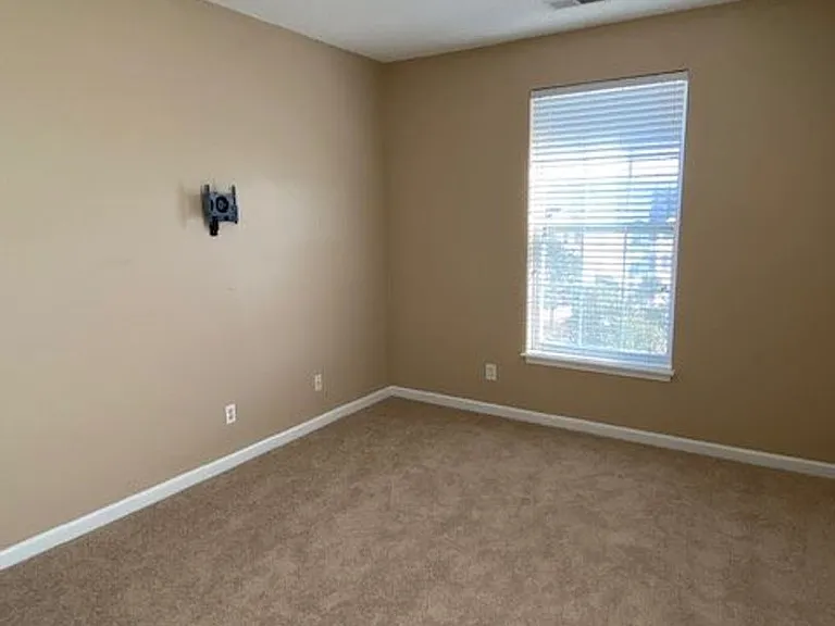 3015 Winston Dr #114 — Photo 11