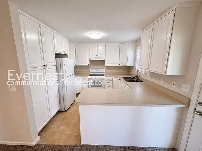 701 Vineland Ct — Photo 5