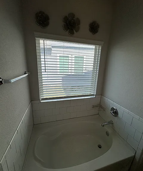7510 Boxing Elm — Photo 33