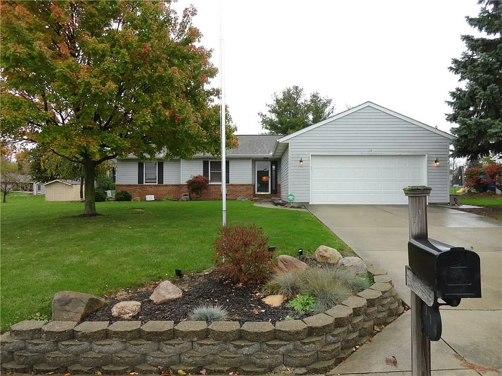 114 Pepperbush Dr photo 1