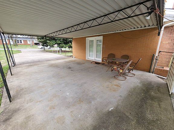 4th image of 206 Whitfield Dr