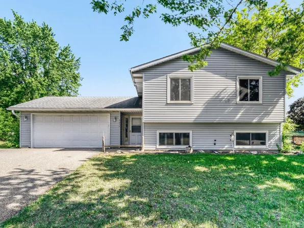 4656 142nd St W, Apple Valley, MN 55124