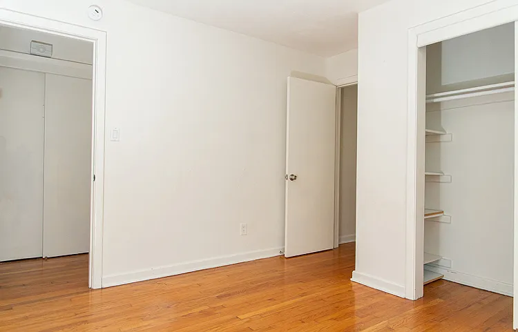 323 Shoreline Dr — Photo 16