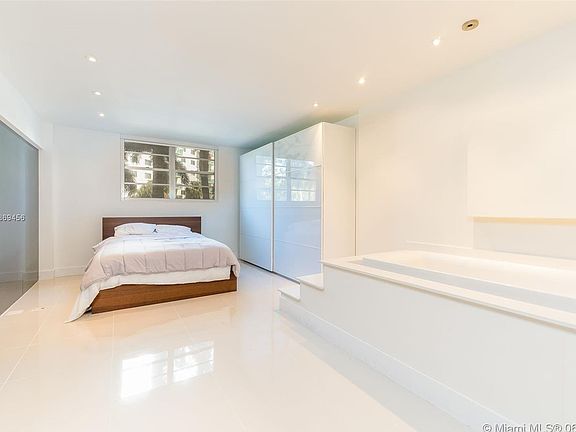 5th image of 19390 Collins Ave APT 124