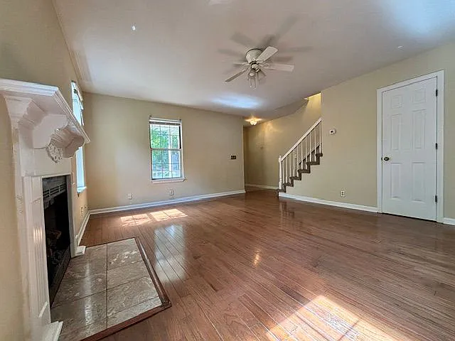 211 Hillside Ct — Photo 13
