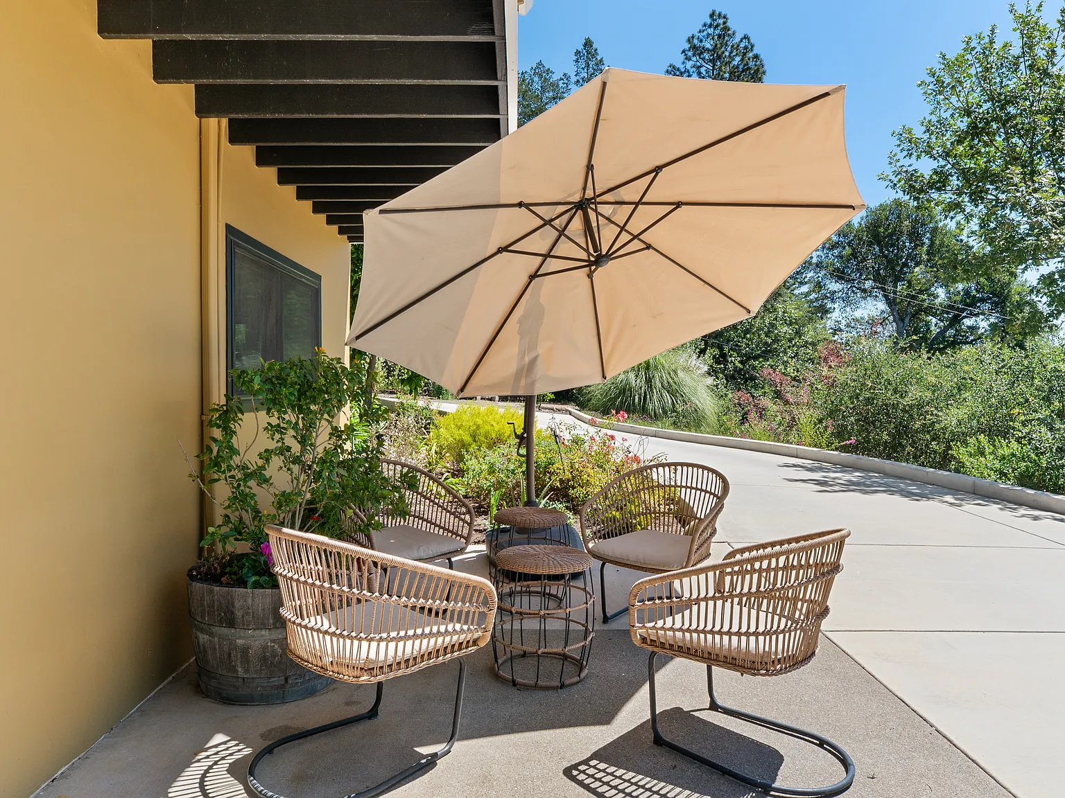462 Bella Vista Dr — Photo 3