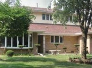 614 Park Dr, Flossmoor, IL 60422