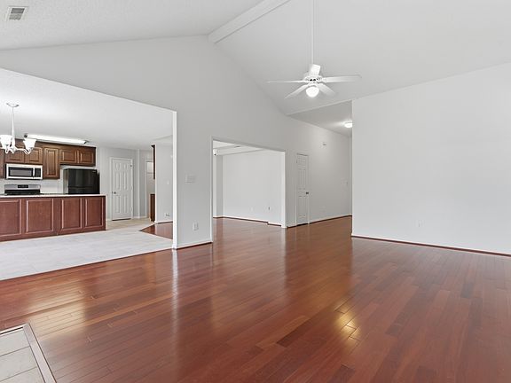 3rd image of 134 Garden Brook Dr