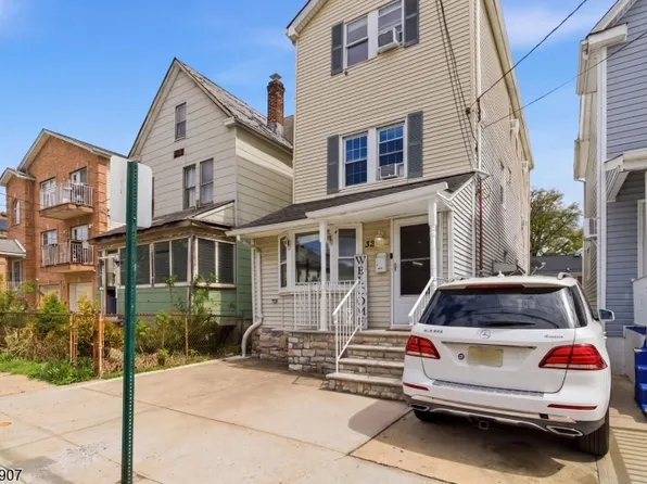 32 Cedar Ave, Elizabeth City, NJ 07202