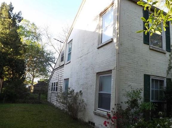 2nd image of 2225 Harrison St
