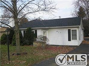 1st image of 817 E Huron River Dr