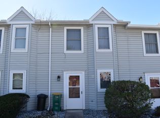 945 Orchard Dr, Chambersburg, PA 17201