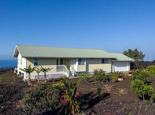 92-8923 Jacaranda Dr, Captain Cook, HI 96704