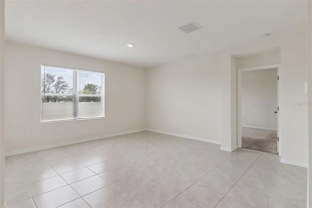 4 bed, 2.0 bath, 1867 sqft, $2,150 — Photo 3