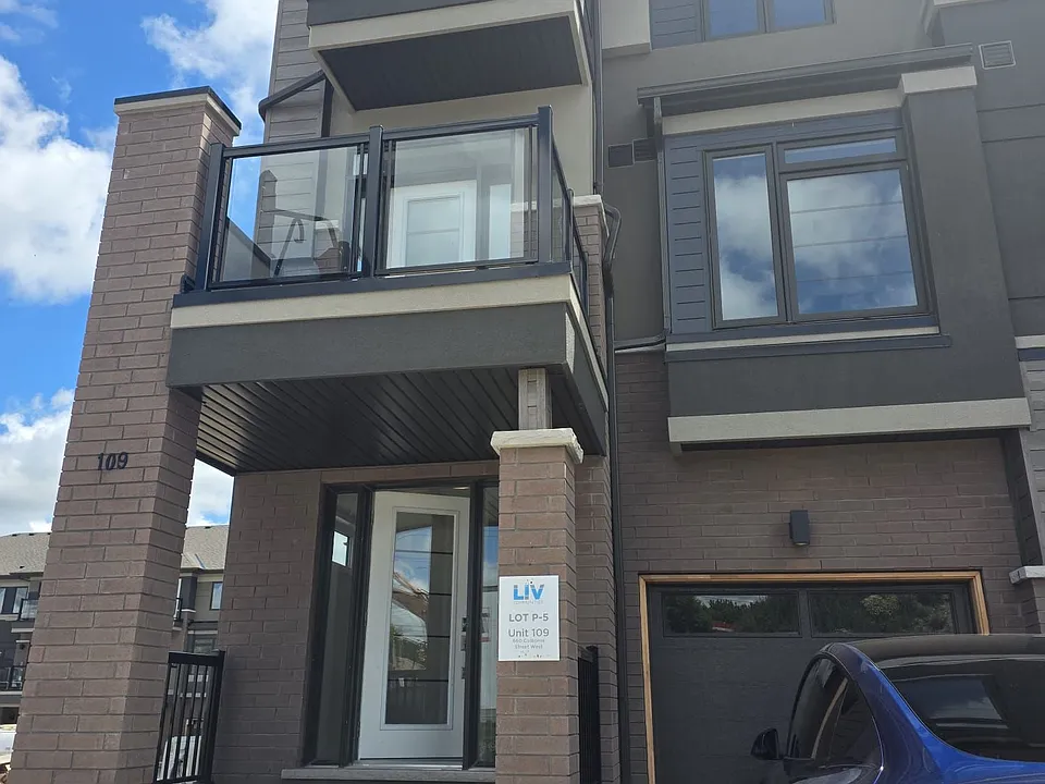 660 Colborne St W #109