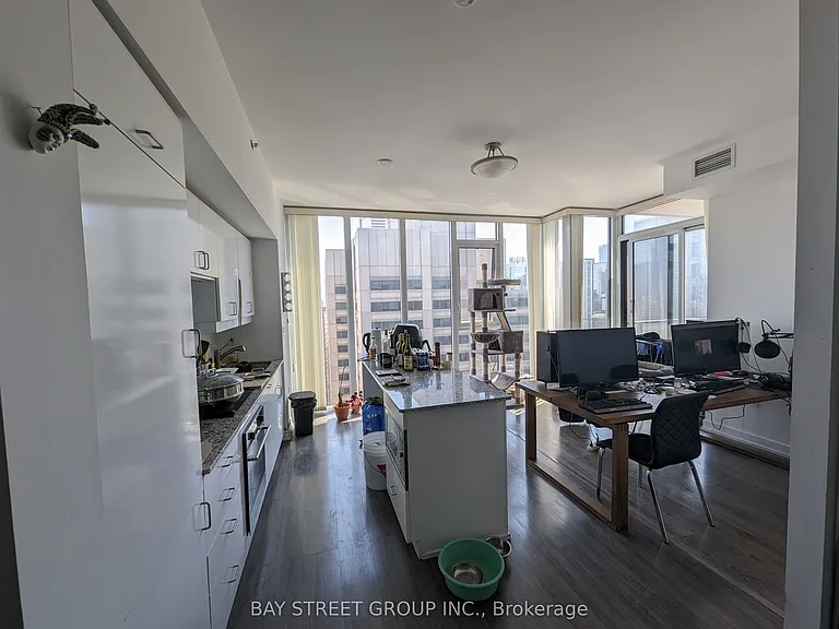 426 University Ave #2708 — Photo 3