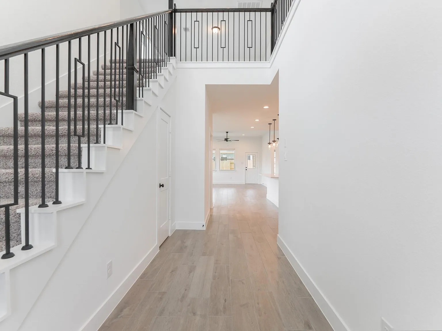 4 bed, 2.5 bath, 2206 sqft, $2,750 — Photo 3