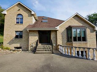 1157 Sugar Run Rd, Venetia, PA 15367