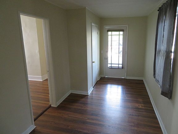 4th image of 396 S McArthur St