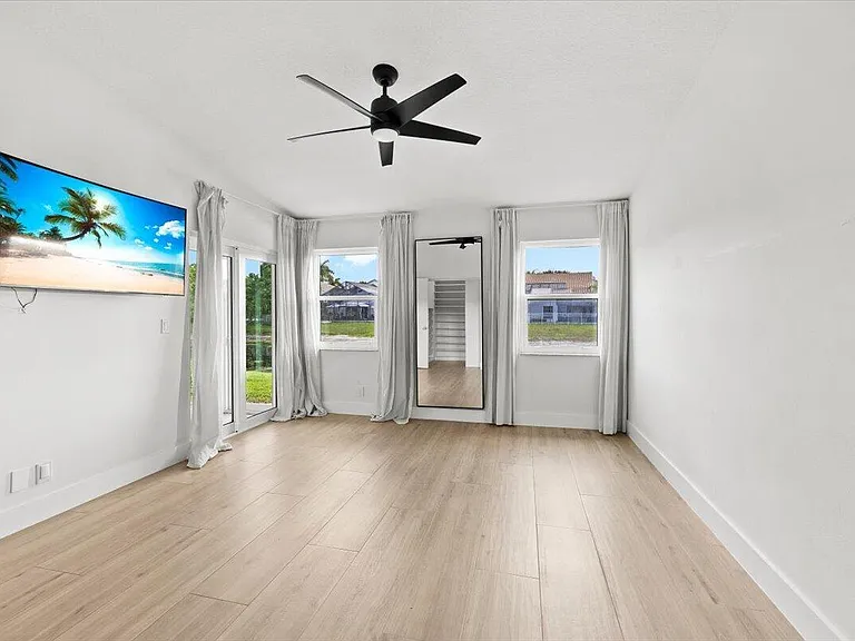 10352 Mateo Ct — Photo 15