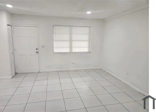 2 bed, 765 sqft, $1,900 — Photo 2